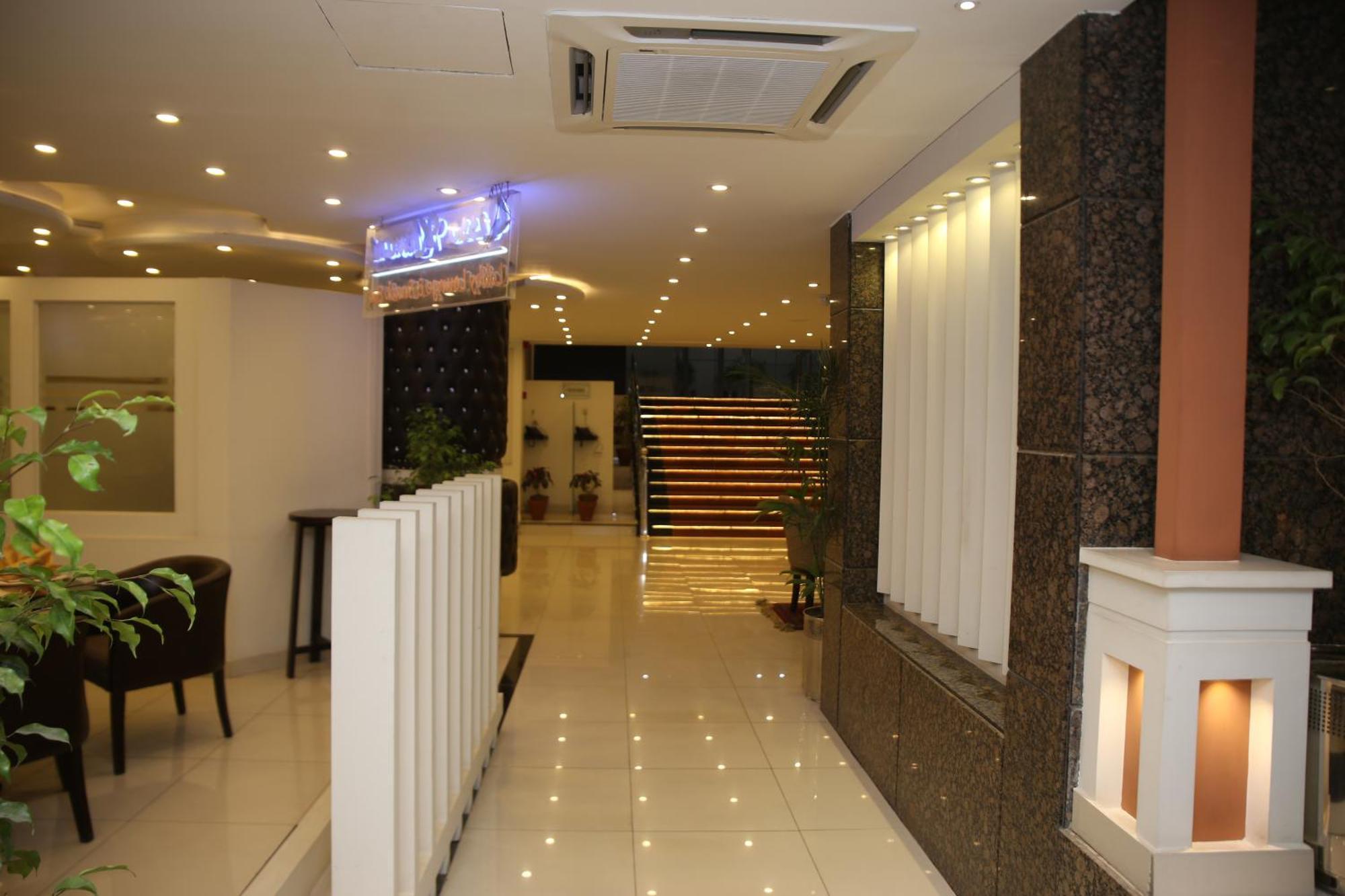 Fort Continental Hotel Peshawar Exterior photo