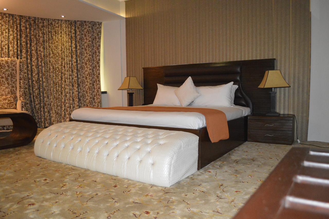 Fort Continental Hotel Peshawar Room photo