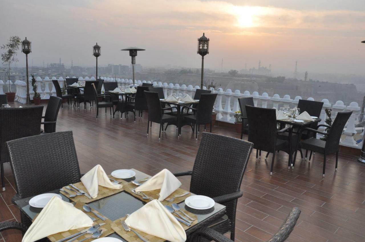 Fort Continental Hotel Peshawar Exterior photo
