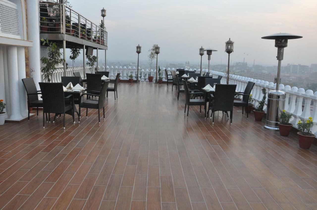 Fort Continental Hotel Peshawar Exterior photo