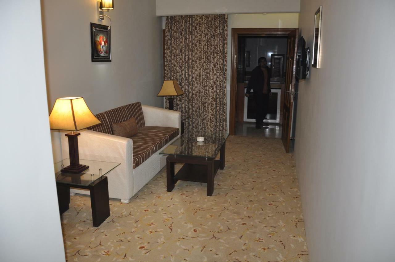 Fort Continental Hotel Peshawar Exterior photo