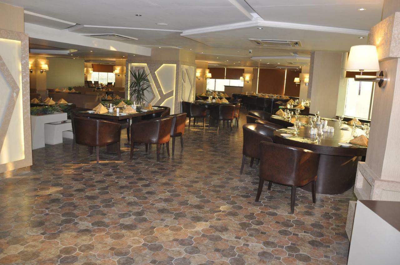 Fort Continental Hotel Peshawar Exterior photo